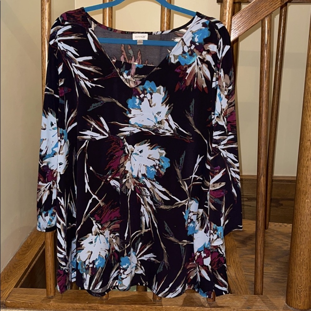 Avenue top size 22/24